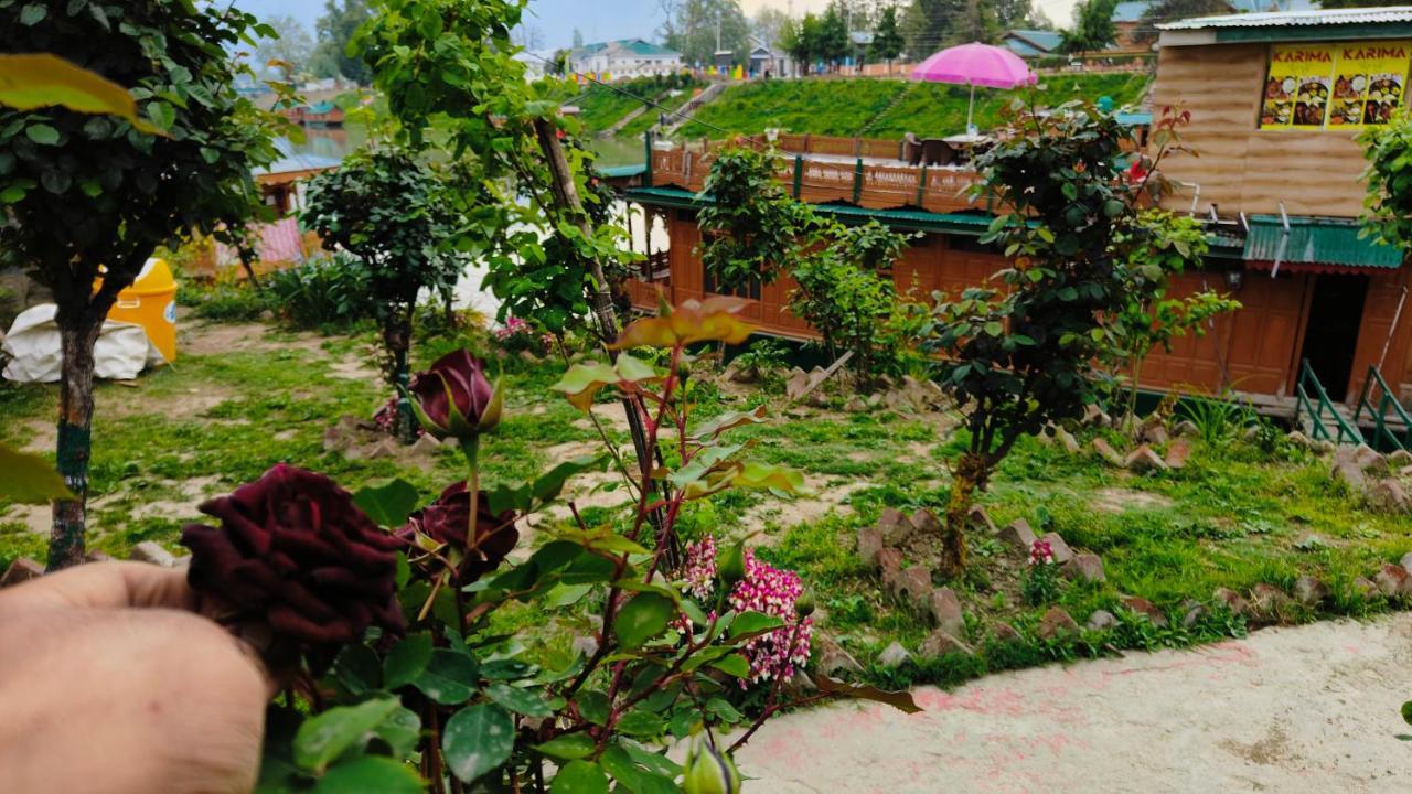 Houseboat Karima Palace Srīnagar Exterior foto