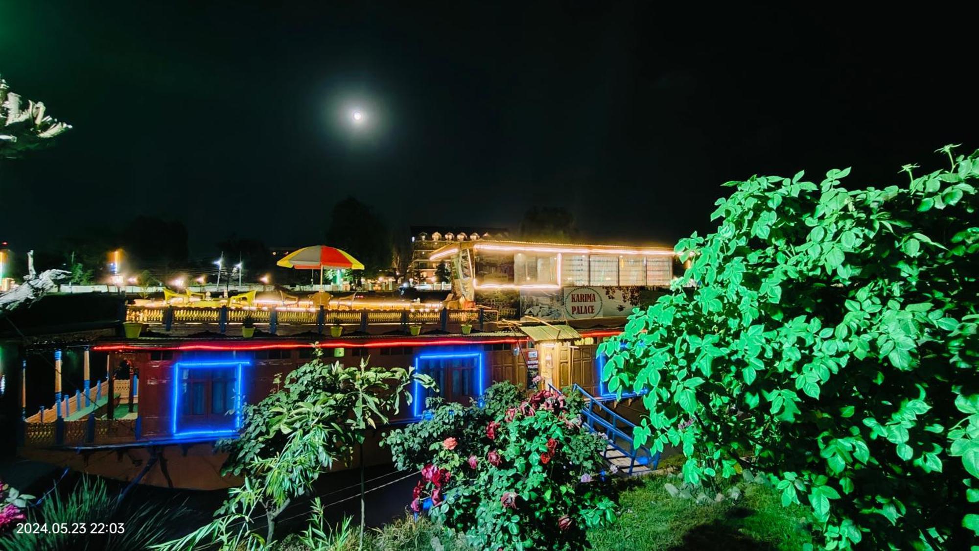 Houseboat Karima Palace Srīnagar Exterior foto
